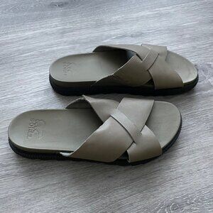 Sorel Roaming Crisscross Slide On Sandal Sage Like New 10